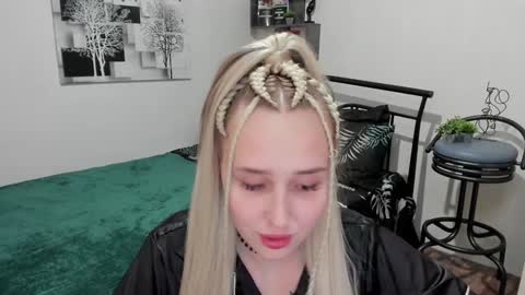 Lina online show from 02.26.25