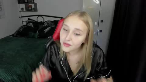 Lina online show from 09.11.25