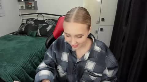 Lina online show from 09.18.25