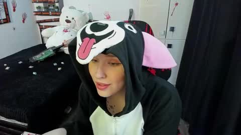 Lina online show from 10.31.25