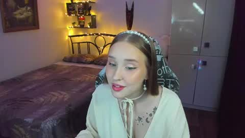 Snapshot of linatruly chatting on 06.15.26 Lina online show from 06.15.26