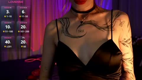 LinaVelle online show from 04.22.26