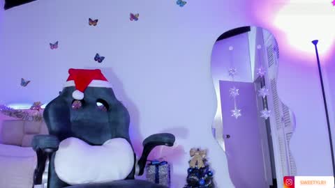 Lincy Rios  online show from 12.04.24