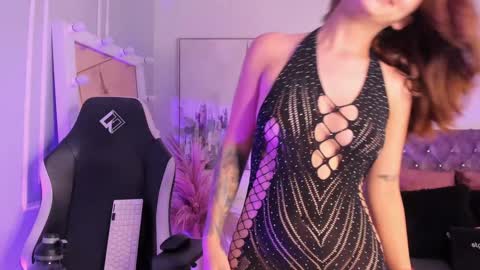 linda_caroline online show from 01.18.25