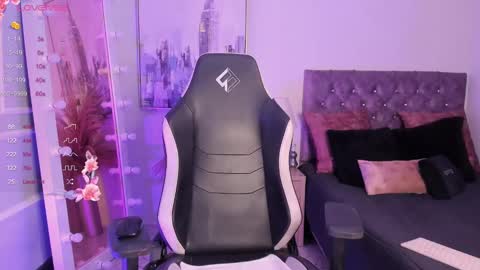 linda_caroline online show from 03.03.25