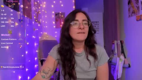 Giggles  online show from 11.21.25