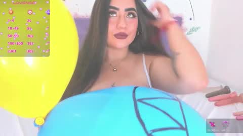 Snapshot of linda_jay_ chatting on 11.08.25 Linda online show from 11.08.25