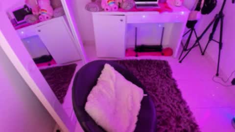 Lindaa maria  online show from 10.26.25