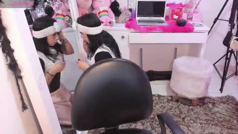 Lindaa maria  online show from 11.16.25