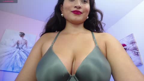 Maria Paula online show from 01.03.25