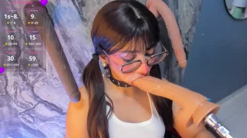 linda_sofi__ online show from 03.17.26
