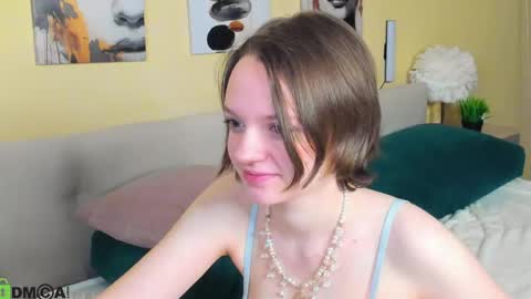Snapshot of lindaa_bell chatting on 05.05.26 My real name is Olivia online show from 05.05.26