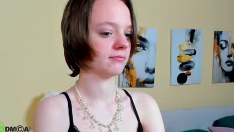 Snapshot of lindaa_bell chatting on 05.10.26 My real name is Olivia online show from 05.10.26
