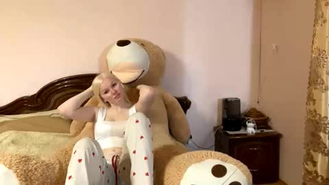 Luna online show from 12.21.25