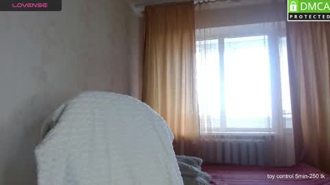 LindaErnestine online show from 03.12.25