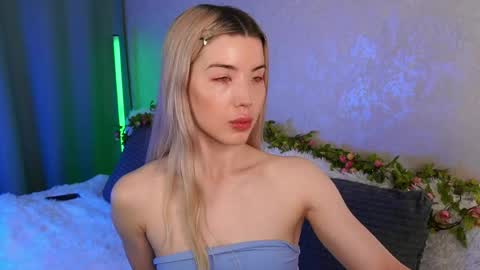 Snapshot of lindathackerr chatting on 05.18.26 Linda online show from 05.18.26