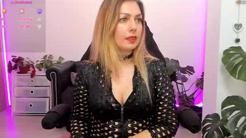 Linda  --  online show from 02.11.25