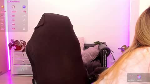 Linda  --  online show from 03.11.25