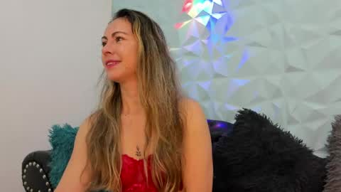 Snapshot of lindsay_cg chatting on 05.26.26 lindsay_cg online show from 05.26.26
