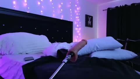 Lindzay online show from 01.13.25