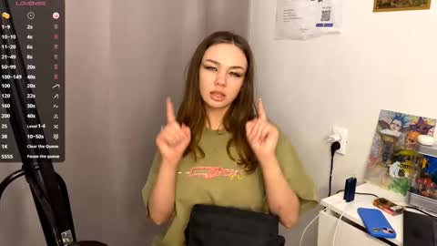 Snapshot of lindseytammo chatting on 11.05.25 Kate online show from 11.05.25