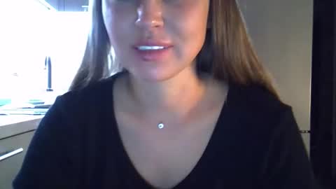 Anna online show from 09.13.25