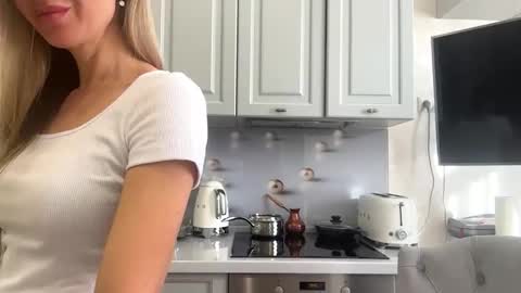 Snapshot of lindsyzinda chatting on 02.11.26 Rita online show from 02.11.26