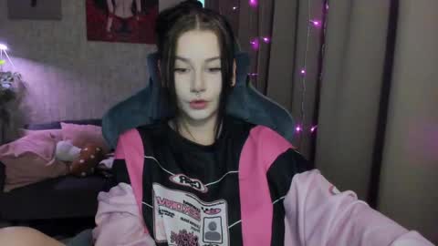 Snapshot of line_green chatting on 06.08.26 Lina online show from 06.08.26