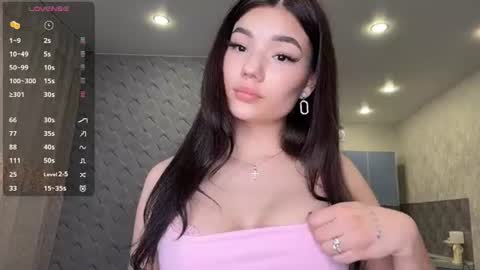 Snapshot of linhtadt chatting on 06.19.26 Lira online show from 06.19.26