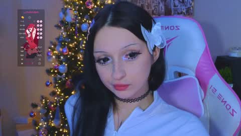 Snapshot of liniq chatting on 12.26.24 Lina online show from 12.26.24