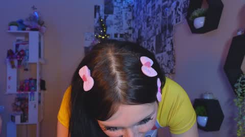 Snapshot of liniq chatting on 12.27.24 Lina online show from 12.27.24