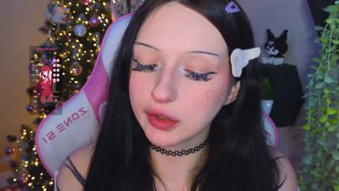 Snapshot of liniq chatting on 12.29.24 Lina online show from 12.29.24