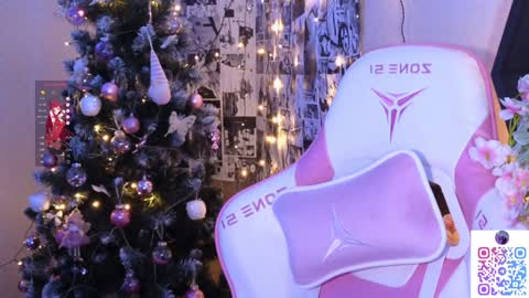 Snapshot of liniq chatting on 02.04.25 Lina online show from 02.04.25