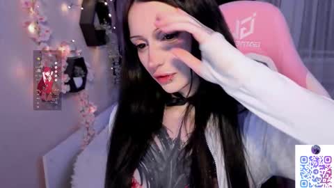 Snapshot of liniq chatting on 09.10.25 Lina online show from 09.10.25