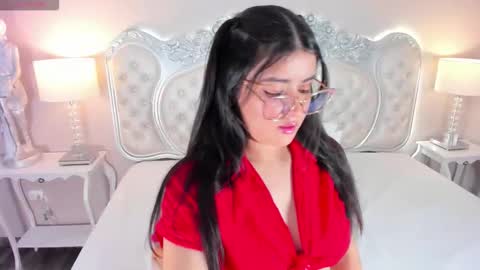 Snapshot of linnaevanson chatting on 10.09.25 Linna online show from 10.09.25