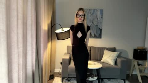 Snapshot of linneabercier chatting on 04.05.26 Emma online show from 04.05.26