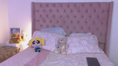 Snapshot of linoshka_1 chatting on 10.16.25 Luciana online show from 10.16.25