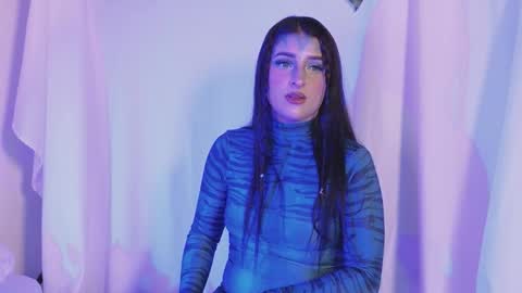 Snapshot of linoshka_1 chatting on 10.25.25 Luciana online show from 10.25.25