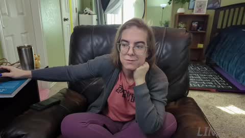 Snapshot of linzy19 chatting on 12.10.24 Linzy19 online show from 12.10.24