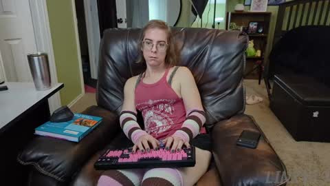 Snapshot of linzy19 chatting on 01.09.25 Linzy19 online show from 01.09.25