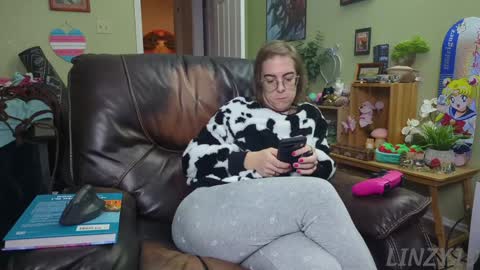 Snapshot of linzy19 chatting on 01.19.25 Linzy19 online show from 01.19.25