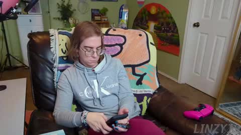 Snapshot of linzy19 chatting on 02.12.25 Linzy19 online show from 02.12.25