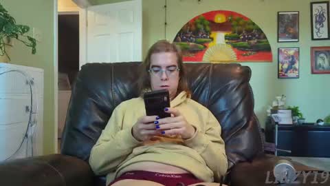 Snapshot of linzy19 chatting on 09.12.25 Linzy19 online show from 09.12.25