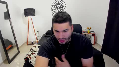 Snapshot of lionn_kingg chatting on 10.11.25 Lion online show from 10.11.25