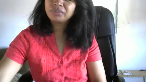 liora online show from 04.08.26