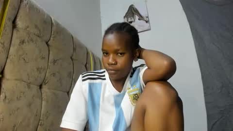 Snapshot of liorah chatting on 10.16.25 liorah online show from 10.16.25