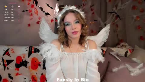 Snapshot of lipswithsweetonthem chatting on 10.31.25 Lina online show from 10.31.25