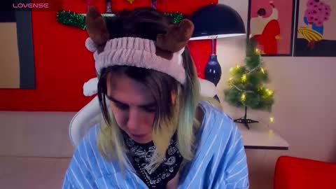 Snapshot of lirabelles chatting on 12.19.25 hello Ill be waiting for you during these hours tue 10am-5pm wed 3am-5pm thu 3am-5pm fri 3am-10am sat 10am-5pm sun 3am-1GMT online show from 12.19.25