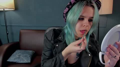 Snapshot of lirabelles chatting on 02.20.26 hello Ill be waiting for you during these hours tue 10am-5pm wed 3am-5pm thu 3am-5pm fri 3am-10am sat 10am-5pm sun 3am-1GMT online show from 02.20.26