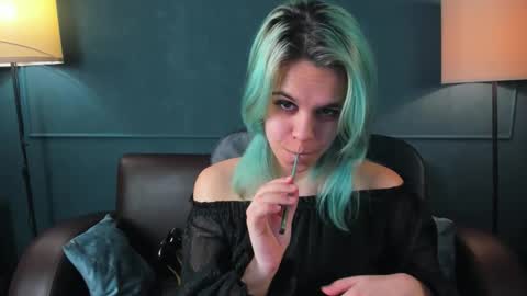 Snapshot of lirabelles chatting on 02.27.26 hello Ill be waiting for you during these hours tue 10am-5pm wed 3am-5pm thu 3am-5pm fri 3am-10am sat 10am-5pm sun 3am-1GMT online show from 02.27.26